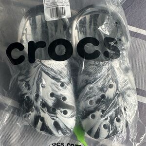 NWT - Crocs Kids' Black and White Marble size j3